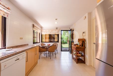 Precioso adosada de 4 dormitorios en Los Granados, Sotogrande Costa