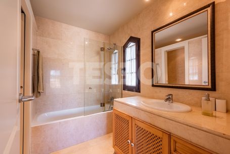 Precioso adosada de 4 dormitorios en Los Granados, Sotogrande Costa