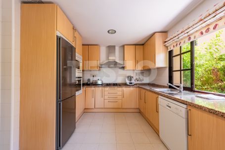 Precioso adosada de 4 dormitorios en Los Granados, Sotogrande Costa