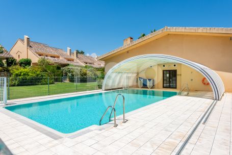 Precioso adosada de 4 dormitorios en Los Granados, Sotogrande Costa