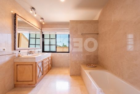 Precioso adosada de 4 dormitorios en Los Granados, Sotogrande Costa