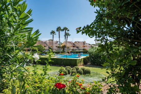Precioso adosada de 4 dormitorios en Los Granados, Sotogrande Costa