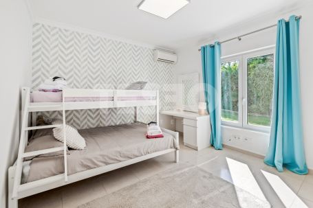 Beautiful 5 bedroom villa in the exclusive Zone B of Sotogrande Costa.