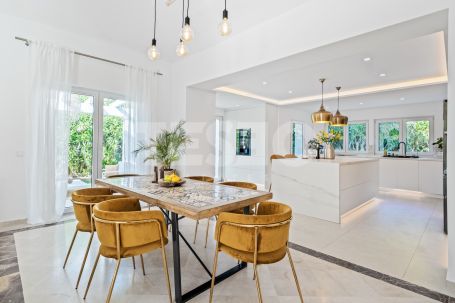 Beautiful 5 bedroom villa in the exclusive Zone B of Sotogrande Costa.