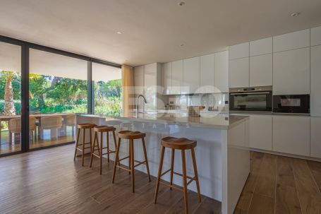 Villa KOA: Neues Projekt, kürzlich in Sotogrande Costa erbaut