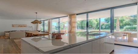 Villa KOA: Contemporary Villa recently built in Sotogrande Costa