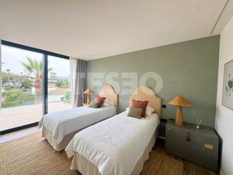 Villa KOA: Contemporary Villa recently built in Sotogrande Costa