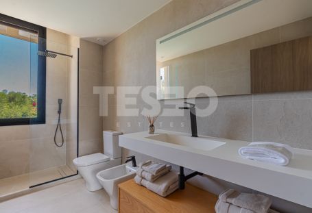 Villa KOA: Neues Projekt, kürzlich in Sotogrande Costa erbaut