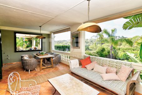 SCHÖNES RENOVIERTES DOPPELHAUS ZU VERKAUFEN IN SOTOGOLF, SOTOGRANDE ALTO