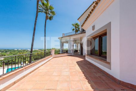 Stunning villa with Incredible views in Sotogrande Alto.