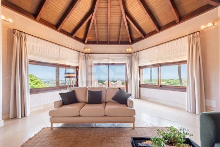 Stunning villa with Incredible views in Sotogrande Alto.