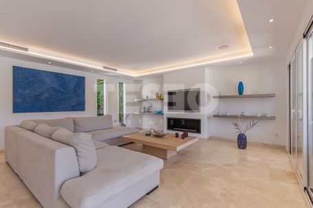 Villa à louer en Reyes y Reinas, Sotogrande Costa