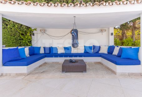 Villa à louer en Reyes y Reinas, Sotogrande Costa