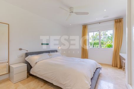 Villa à louer en Reyes y Reinas, Sotogrande Costa
