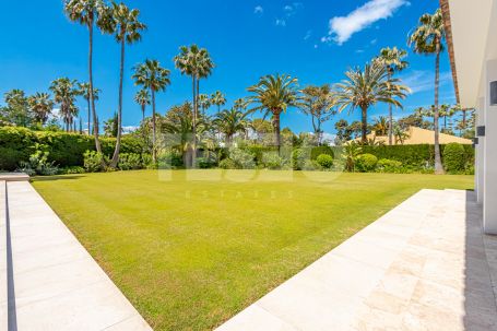 Villa à louer en Reyes y Reinas, Sotogrande Costa