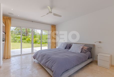 Villa à louer en Reyes y Reinas, Sotogrande Costa