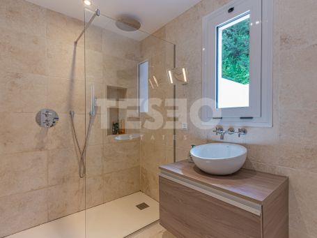 Villa à louer en Reyes y Reinas, Sotogrande Costa