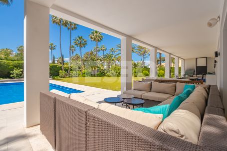 Villa à louer en Reyes y Reinas, Sotogrande Costa