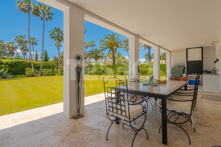 Villa à louer en Reyes y Reinas, Sotogrande Costa