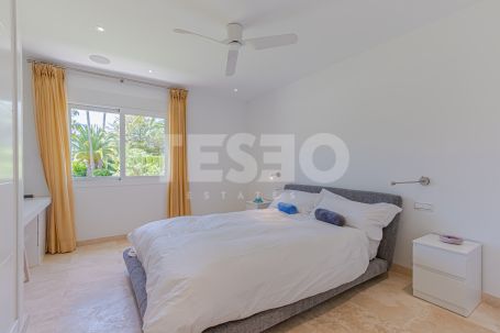 Villa à louer en Reyes y Reinas, Sotogrande Costa