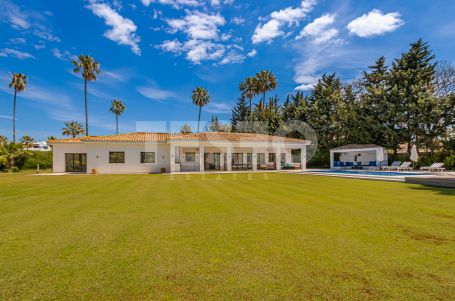 Villa à louer en Reyes y Reinas, Sotogrande Costa