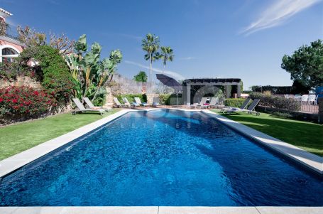 Exclusiva villa de lujo con vistas panorámicas en Estepona Golf