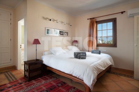 Exclusiva villa de lujo con vistas panorámicas en Estepona Golf