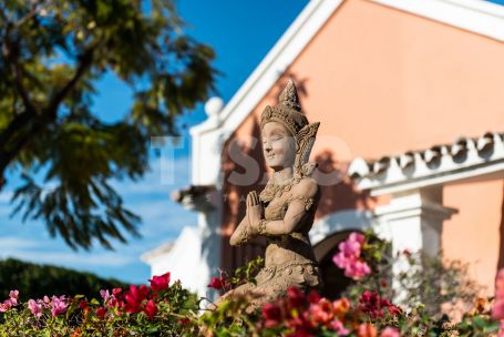 Exclusiva villa de lujo con vistas panorámicas en Estepona Golf