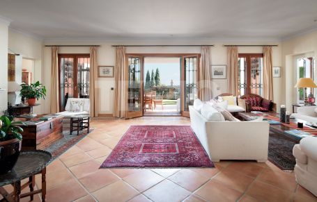 Exclusiva villa de lujo con vistas panorámicas en Estepona Golf