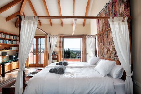 Exclusiva villa de lujo con vistas panorámicas en Estepona Golf