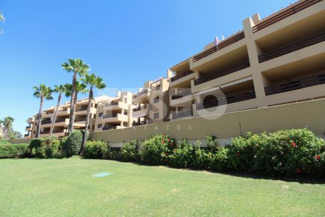 Exklusive 2-Zimmer-Wohnung in Ribera del Paraíso, Sotogrande Marina