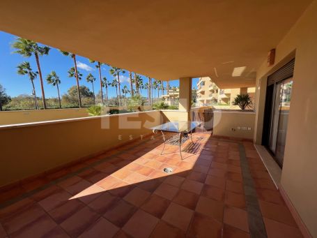 Exklusive 2-Zimmer-Wohnung in Ribera del Paraíso, Sotogrande Marina