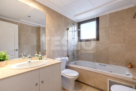 Exklusive 2-Zimmer-Wohnung in Ribera del Paraíso, Sotogrande Marina