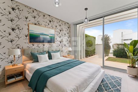 La Finca : Maison jumelée exclusive de nouvelle construction en première ligne de golf à La Reserva de Sotogrande