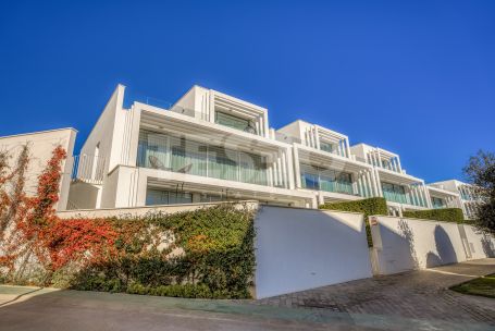 La Finca : Maison jumelée exclusive de nouvelle construction en première ligne de golf à La Reserva de Sotogrande