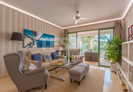 Exclusivo apartamento de 2 dormitorios con piscina privada en Jungla del Loro, Marina de Sotogrande