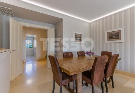 Exclusivo apartamento de 2 dormitorios con piscina privada en Jungla del Loro, Marina de Sotogrande