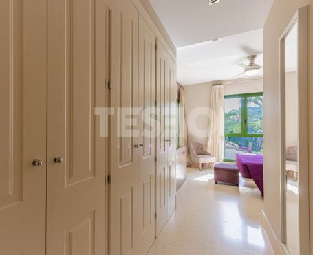 Exclusivo apartamento de 2 dormitorios con piscina privada en Jungla del Loro, Marina de Sotogrande