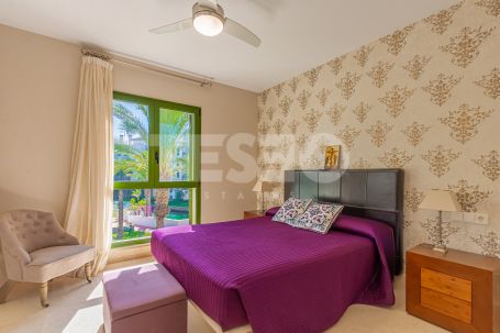 Exclusivo apartamento de 2 dormitorios con piscina privada en Jungla del Loro, Marina de Sotogrande