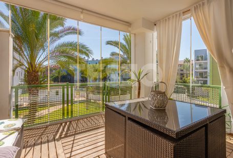 Exclusivo apartamento de 2 dormitorios con piscina privada en Jungla del Loro, Marina de Sotogrande
