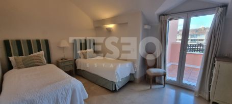 Penthouse duplex de luxe exclusif à Ribera del Obispo, Marina de Sotogrande