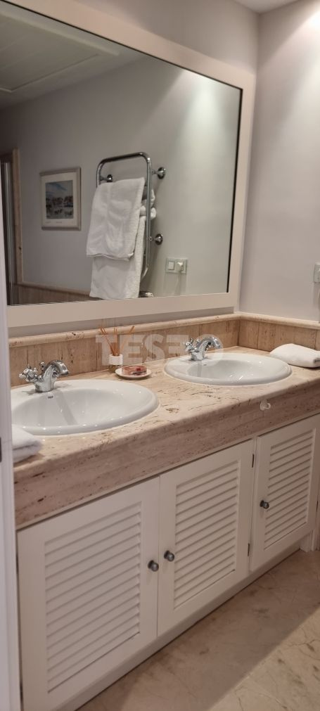 Penthouse duplex de luxe exclusif à Ribera del Obispo, Marina de Sotogrande