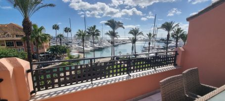 Penthouse duplex de luxe exclusif à Ribera del Obispo, Marina de Sotogrande