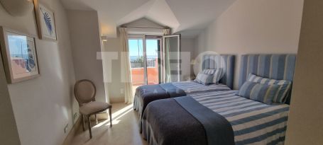 Penthouse duplex de luxe exclusif à Ribera del Obispo, Marina de Sotogrande
