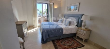 Penthouse duplex de luxe exclusif à Ribera del Obispo, Marina de Sotogrande