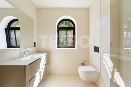 Preciosa Villa Reformada en la Zona B, Sotogrande Costa