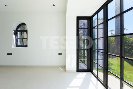 Preciosa Villa Reformada en la Zona B, Sotogrande Costa