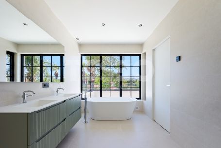 Preciosa Villa Reformada en la Zona B, Sotogrande Costa
