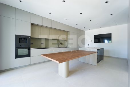 Preciosa Villa Reformada en la Zona B, Sotogrande Costa