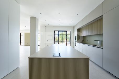 Preciosa Villa Reformada en la Zona B, Sotogrande Costa